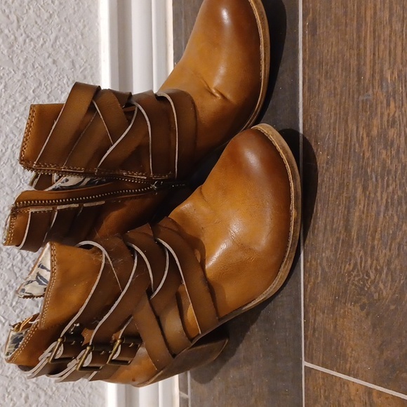 ROXY strappy shortie leather bootie boot - 7.5 - Picture 4 of 9